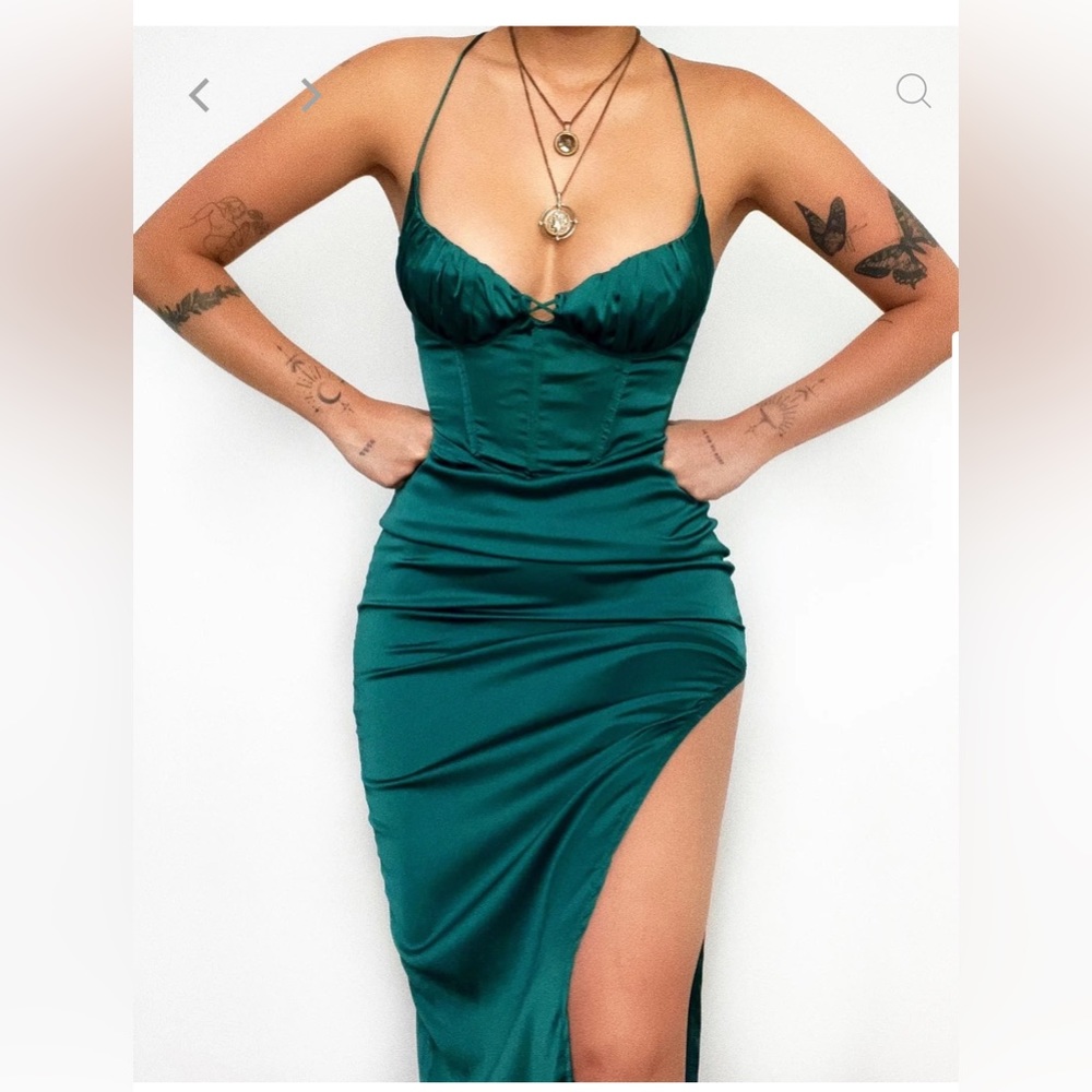 Beautiful Forrest Green Dress - AU X-Large - fits more like US Medium.